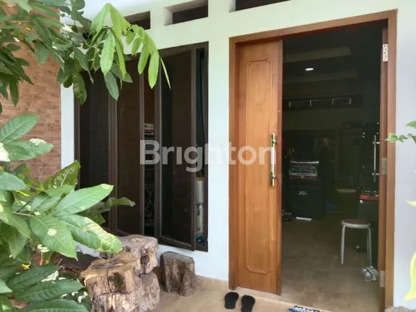 image RUMAH CANTIK NYAMAN DAN STRATEGIS DI MEKARJAYA (5)