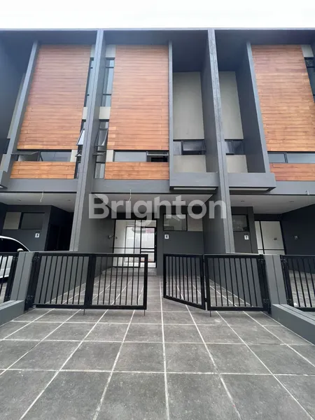 image RUMAH,RUKO,KANTOR JADI SATU GARDEN HOUS GRAND WISATA BEKASI DEKAT MALL LIVING WORLD MALL TERBESAR DI TIMUR BEKASI (1)