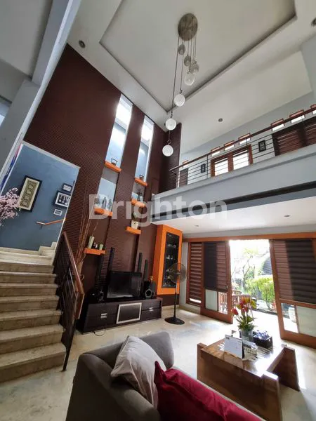 image RUMAH MEWAH 2 KAVLING 2 LANTAI KEMANG PRATAMA 3 BEKASI (6)