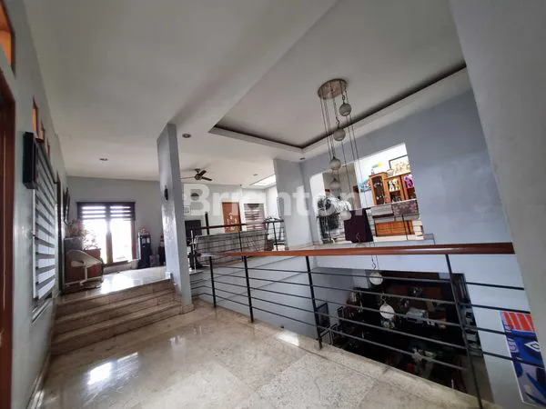 image RUMAH MEWAH 2 KAVLING 2 LANTAI KEMANG PRATAMA 3 BEKASI (7)