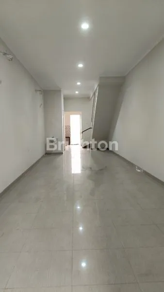 image RUKO 2 LANTAI DI JEMURSARI MEPET RUMAH SAKIT ISLAM DAN PLAZA MARINA (2)