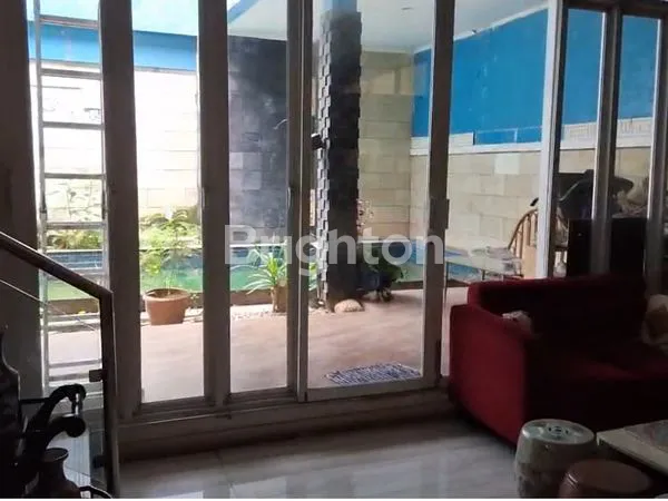 image DIJUAL CEPAT RUMAH 2 LT, SIAP PAKAI, ADA KOLAM RENANG , DEKAT DENGAN PEMERINTAHAN WALIKOTA TANGERANG SELATAN,DI VILLA DAGO TOL CIPUTAT, TANGSEL (4)