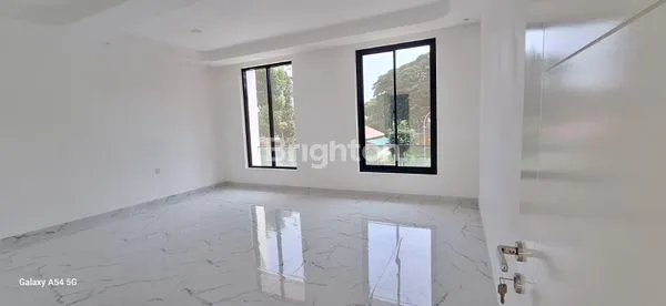 image RUMAH BARU SIAP HUNI DI CLUSTER PREMIUM TAMAN BROMO LIPPO KARAWACI (5)