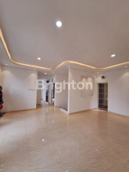 image RUMAH HOEK BARU DI CLUSTER PREMIUM TAMAN BROMO LIPPO KARAWACI (6)