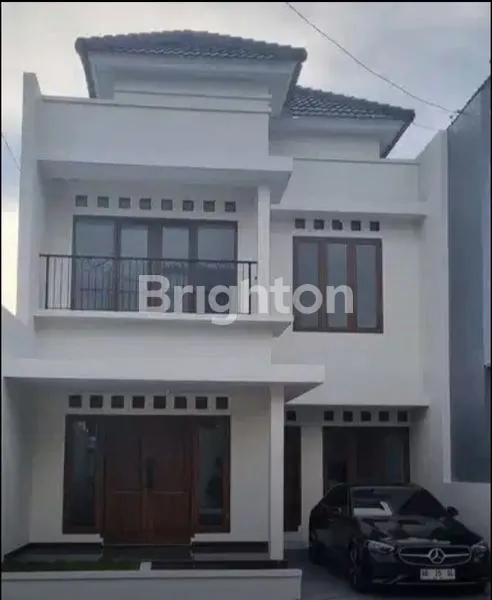 image RUMAH MEWAH TENGAH KOTA SOLO (1)