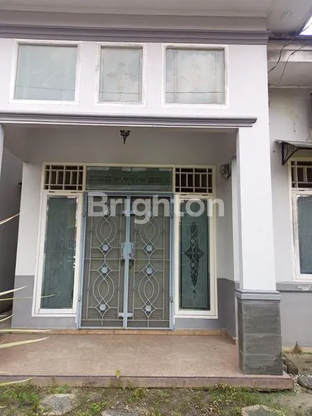 RUMAH DALAM CLUSTER DI DEKAT MALL LIVING WORLD