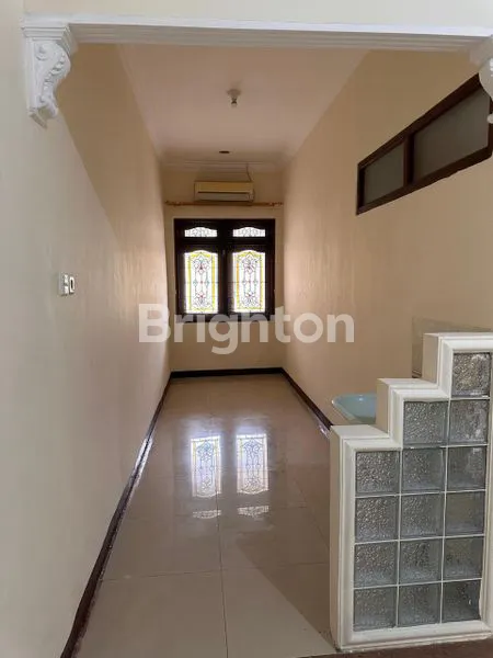 image RUMAH SIAP HUNI MANYAR KERTOARJO DEKAT PUSAT KULINER  DAN RESTO (4)