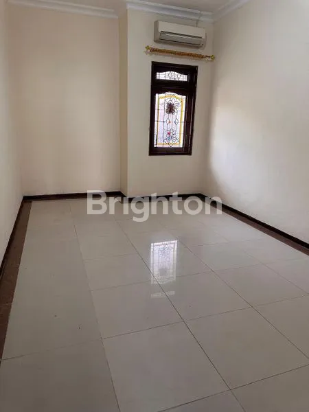 image RUMAH SIAP HUNI MANYAR KERTOARJO DEKAT PUSAT KULINER  DAN RESTO (5)