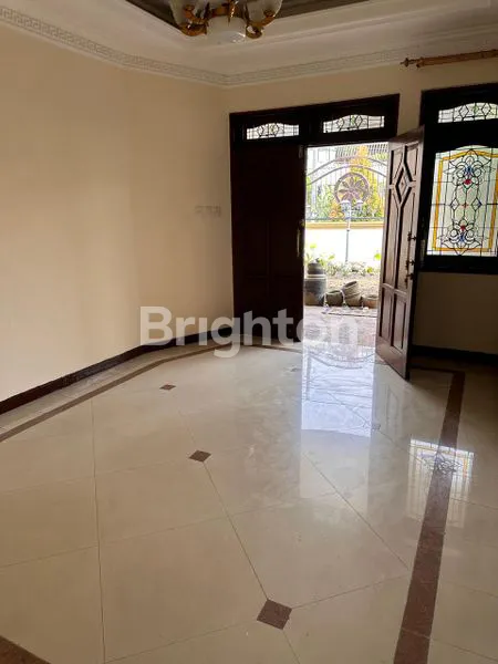 image RUMAH SIAP HUNI MANYAR KERTOARJO DEKAT PUSAT KULINER  DAN RESTO (1)