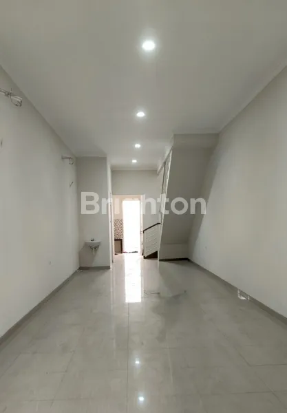 image RUKO JEMURSARI,PRAPEN, ROW SANGAT LEBAR 5 MOBIL, 2LT (2)