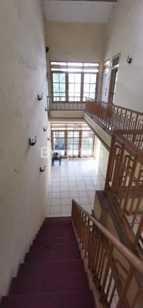 image RUMAH 2 LANTAI DI KENDANGSARI SBY (5)