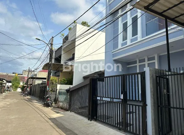image RUMAH RAPI SIAP HUNI DI KELAPA GADING- JAKARTA UTARA (3)