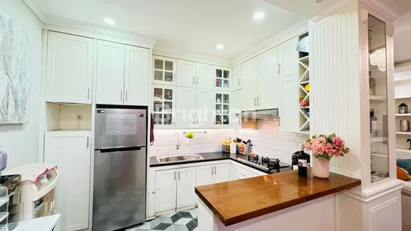 image RUMAH SEMI FURNISHED MEWAH DI CASA JARDIN RESIDENCE JAKARTA BARAT (6)