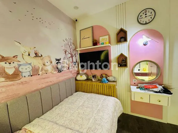 image RUMAH SEMI FURNISHED MEWAH DI CASA JARDIN RESIDENCE JAKARTA BARAT (8)