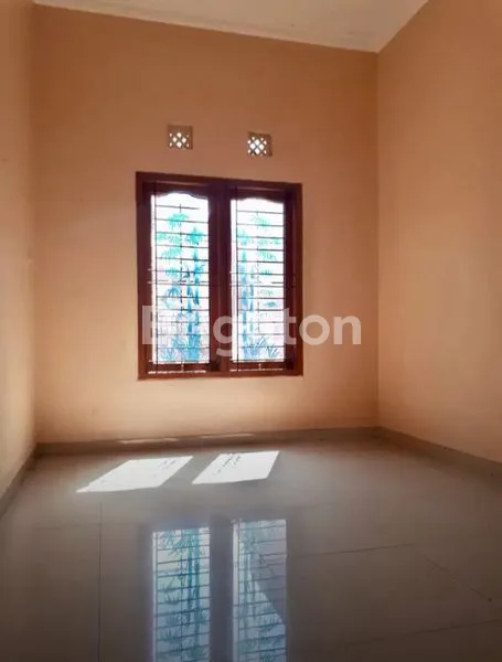 image RUMAH BAGUS KOKOH SIAP HUNI DI DEKAT ARAYA KOTA MALANG HARGA NEGO (6)