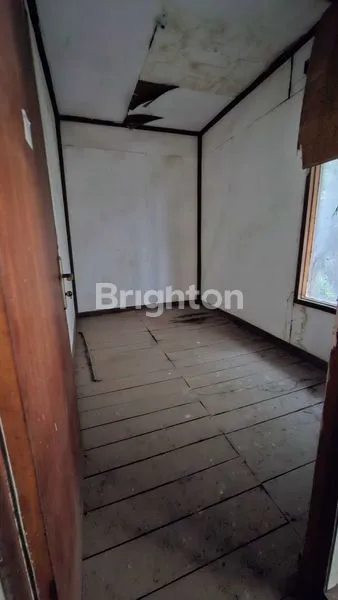 image RUMAH KAYU 2 LANTAI NUANSA MODERN TENGAH KOTA (6)