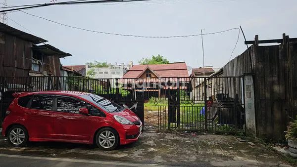 image RUMAH KAYU 2 LANTAI NUANSA MODERN TENGAH KOTA (7)