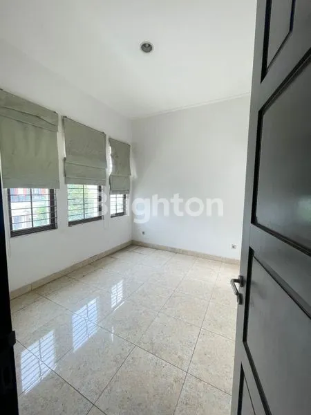 image RUMAH CANTIK DI KELAPA GADING PARK VIEW JAKARTA UTARA SEBELAH SEKOLAH  ALAZHAR (4)