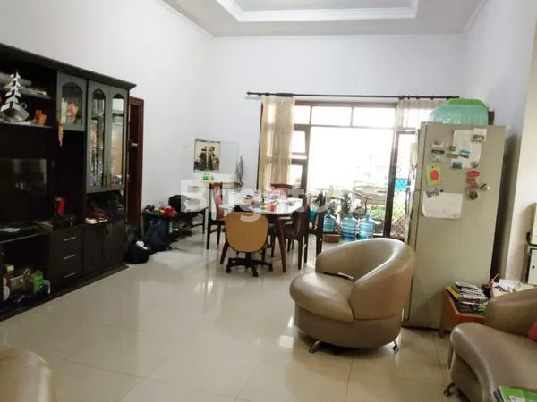 image RUMAH 3 LANTAI KERTAJAYA INDAH REGENCY SURABAYA FULL FURNISH (7)