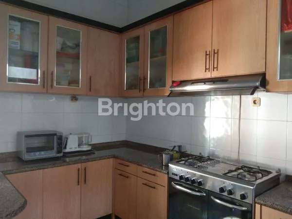 image RUMAH 3 LANTAI KERTAJAYA INDAH REGENCY SURABAYA FULL FURNISH (6)