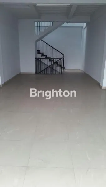 image RUKO SIAP PAKAI!!! LOKASI STRATEGIS!! KAWASAN RAMAI PENDUDUK!! COCOK UNTUK USAHA!! (2)