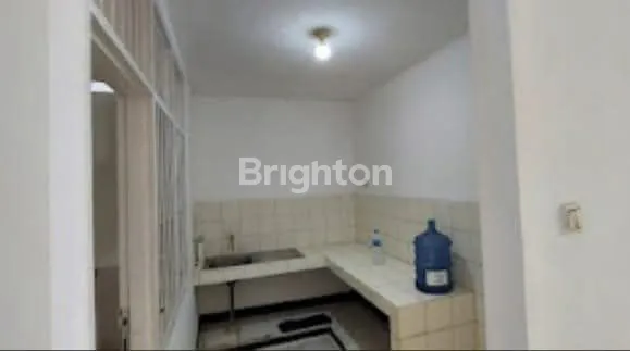 image RUMAH HITUNG TANAH COCOK  UNTUK INVESTASI SIAP HUNI BANGUNAN LAMA CLUSTER INTERNATIONAL VILLAGE CITRALAND SURABAYA, LOKASI DEKAT GWALK, DEKAT SURABAYA INTERNATIONAL SCHOOL. PAKUWON MALL (8)