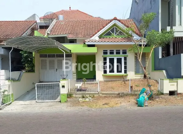 image RUMAH HITUNG TANAH COCOK  UNTUK INVESTASI SIAP HUNI BANGUNAN LAMA CLUSTER INTERNATIONAL VILLAGE CITRALAND SURABAYA, LOKASI DEKAT GWALK, DEKAT SURABAYA INTERNATIONAL SCHOOL. PAKUWON MALL (1)