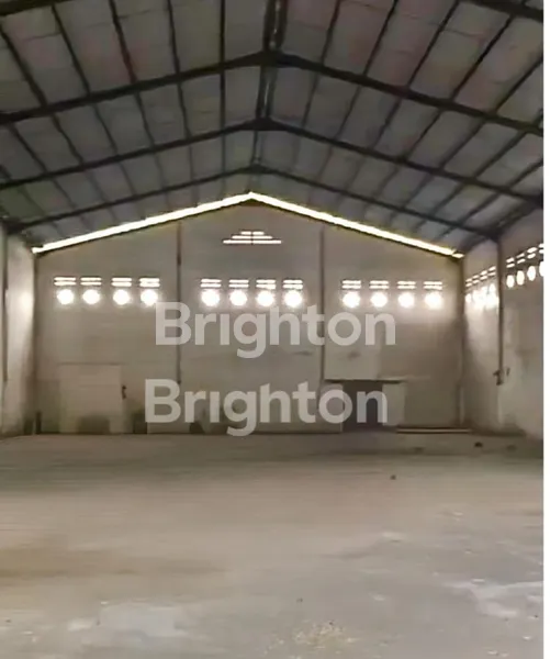 image  DISEWAKAN GUDANG DENGAN LOKASI YANG STRATEGIS JALAN RAYA TENARU DRIYO REJO. DEKAT DENGAN TOL MASUK DAN KELUAR SUMO DRIYOREJO (2)