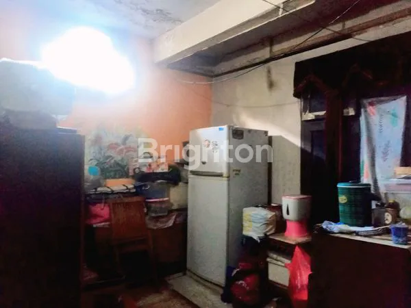 image RUMAH HITUNG TANAH STRATEGIS 2 LANTAI, BEBAS BANJIR COCOK UNTUK HUNIAN TENANG, KOS-KOSAN, KANTOR, JALAN ROW 2 MOBIL DI TOMANG JAKARTA BARAT (4)