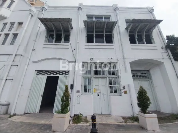 GEDUNG KUNO NOL JALAN RAJAWALI KOTA LAMA SURABAYA PUSAT DEKAT JEMBATAN MERAH KEMBANG JEPUN TUGU PAHLAWAN
