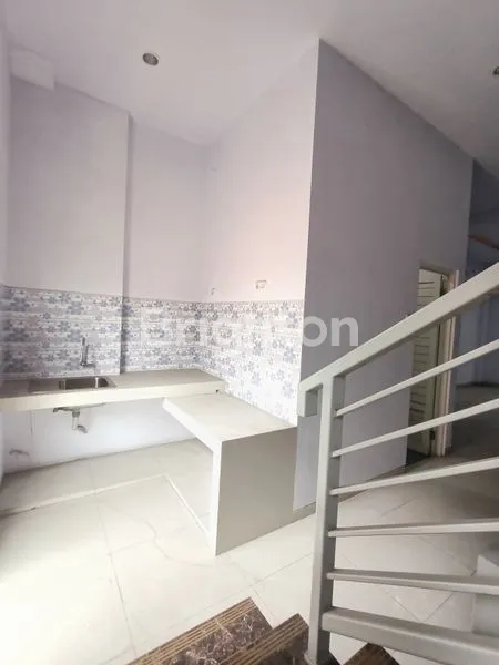 image RUKO KEMBANG JEPUN - PUSAT PEREKONOMIAN SURABAYA - LOKASI STRATEGIS NOL JALAN RAYA (4)