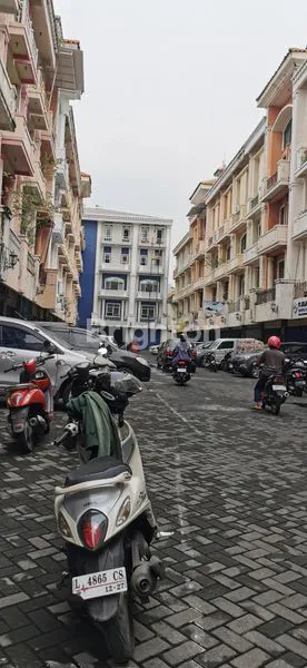 RUKO DI KOMPLEK KOMERSIL TENGAH KOTA  SBY