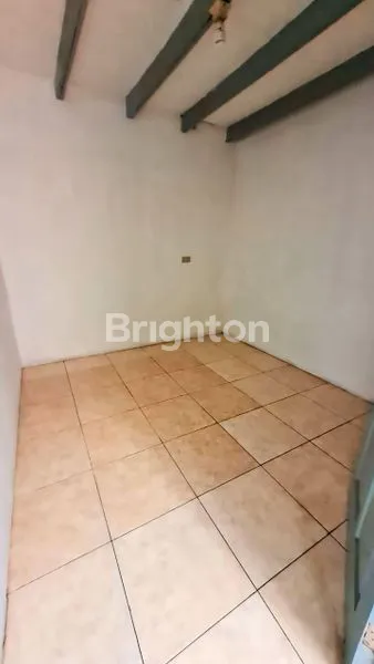 image RUMAH 2 LANTAI HITUNG TANAH, STRATEGIS COCOK UNTUK HUNIAN ATAU KOS-KOSAN DI TANJUNG DUREN JAKARTA BARAT (4)