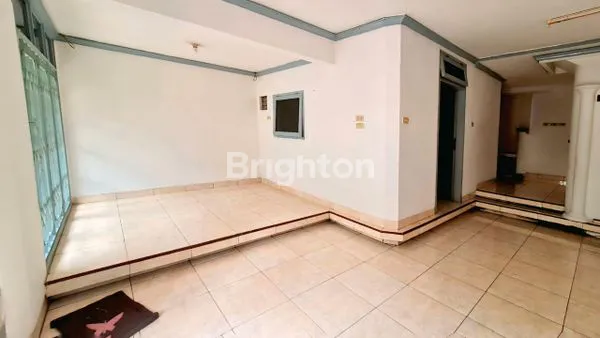 image RUMAH 2 LANTAI HITUNG TANAH, STRATEGIS COCOK UNTUK HUNIAN ATAU KOS-KOSAN DI TANJUNG DUREN JAKARTA BARAT (6)