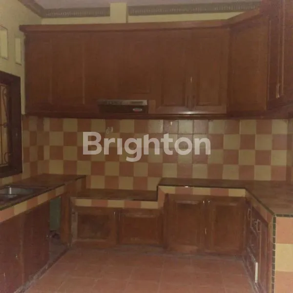 image RUMAH  MEWAH KAMAR BANYAK (8)