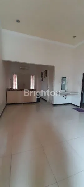 image RUMAH CANTIK LUAS WONOAYU (3)