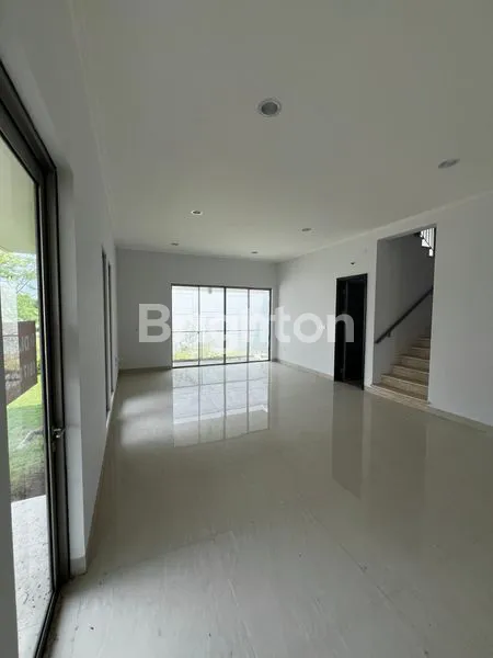 image RUMAH GOLF ISLAND CLUSTER SERENADE LAGOON PIK HOEK 338M2 SIAP HUNI BARAT LAUT (2)