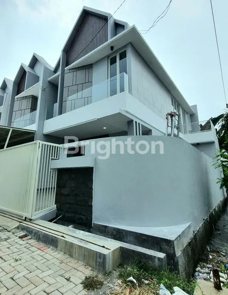 image RUMAH HOOK 8X15 AREA FAVORIT MANYAR, 5 MENIT KE GALAXY MALL MERR (2)