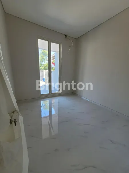 image RUMAH HOOK 8X15 AREA FAVORIT MANYAR, 5 MENIT KE GALAXY MALL MERR (4)