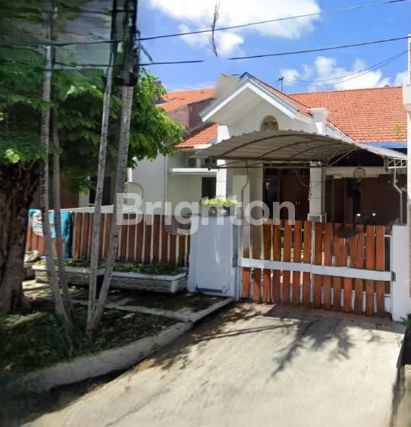 RUMAH LOKASI STRATEGIS DEKAT MERR JUANDA KUTISARI AHMAD YANI TOL WARU RUNGKUT UPN UBAYA PETRA UNESA ROYAL PLAZA MARINA MASPION SQUARE