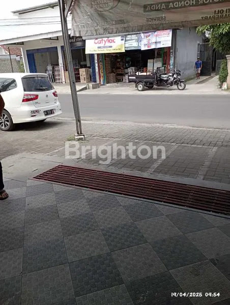 image RUMAH DAN USAHA DI PLOSOKLATEN (2)