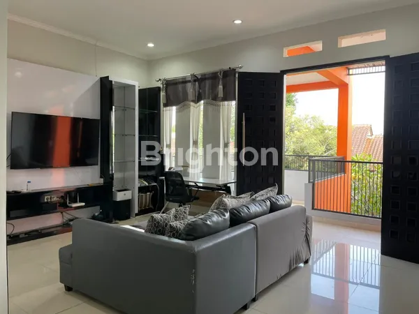 image RUMAH 2.5 LANTAI FULLY FURNISHED VIEW GUNUNG DI BNR BOGOR (3)