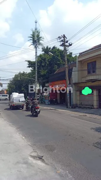 image RUMAH STATEGIS PUSAT KOTA SOLO DEKAT PUSAT BISNIS ,DEKAT RUMAH SAKIT ,DEKAT MASJID AL ZAYED (3)