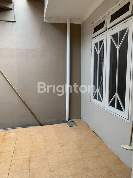 image RUMAH DISEWAKAN DI PURI INDAH (3)