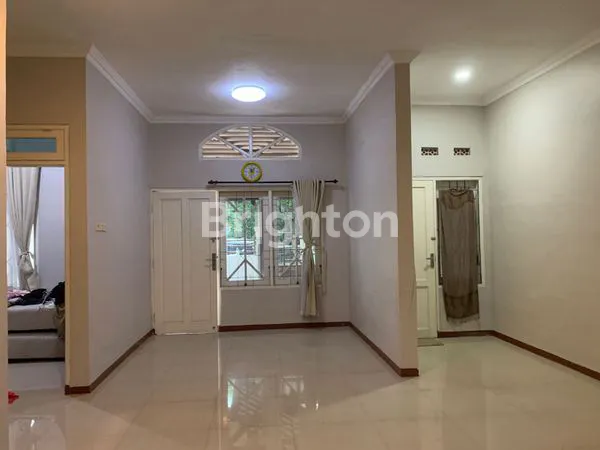 image RUMAH DISEWAKAN DI PURI INDAH (4)