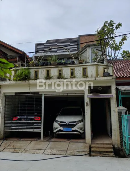 RUMAH 2 LANTAI DI GRIYA TIMUR INDAH SIAP HUNI