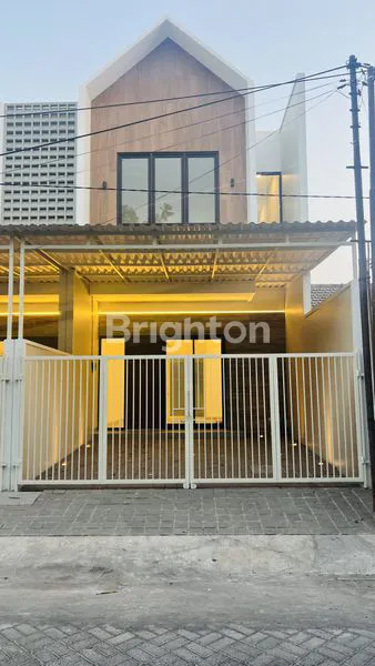 image DI JUAL RUMAH 2 LANTAI  MODERN MINIMALIS LOKASI DI RUNGKUT MENANGGAL HARAPAN, SURABAYA TIMUR (1)