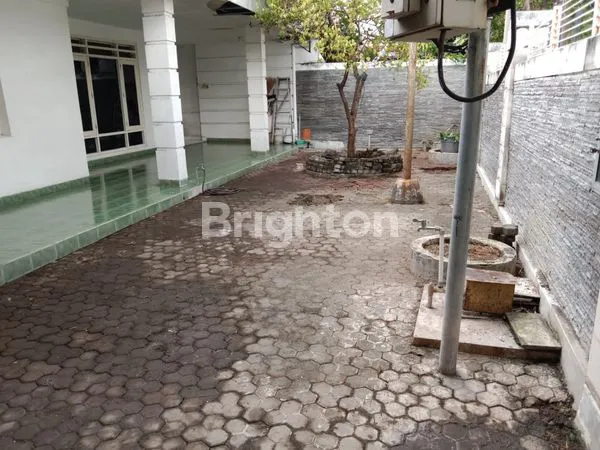 image RUMAH TENGAH KOTA SURABAYA DEKAT KUSUMA BANGSA (2)