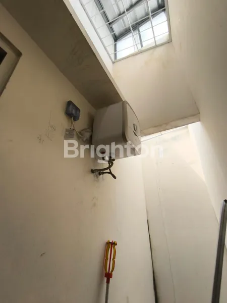 image DIJUAL RUMAH COCOK UNTUK KOST DEKAT PETRA FULL FURNISHED (5)