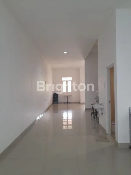 image RUMAH JALAN UTAMA RAYA KUTISARI MINIMALIS BISA UNTUK USAHA ROW JALAN 3 MOBIL (3)